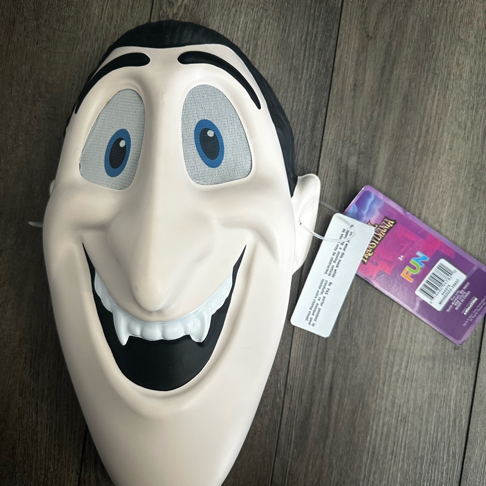 Hotel Transylvania Dracula Mask